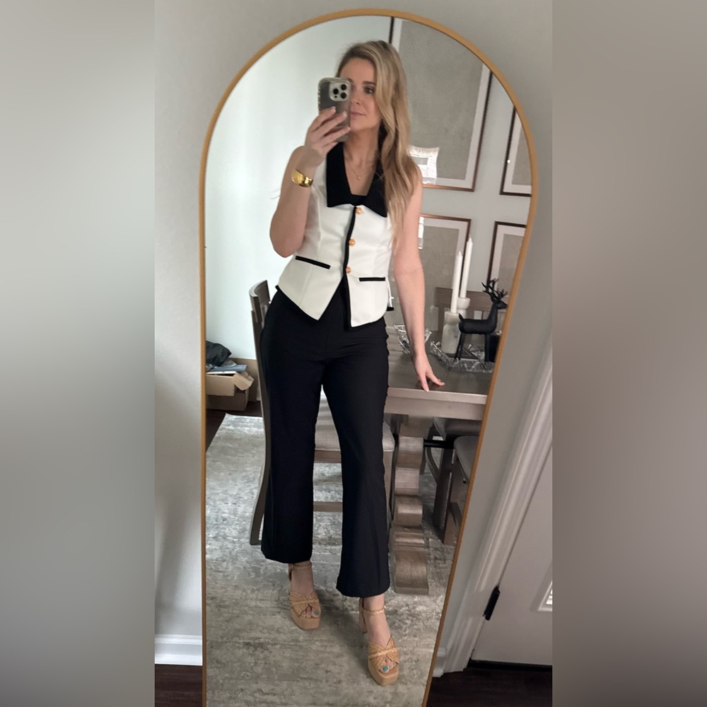 Elegant Black and White Women's Collar Vest Sleeveless Work Top - Picture 10 of 12